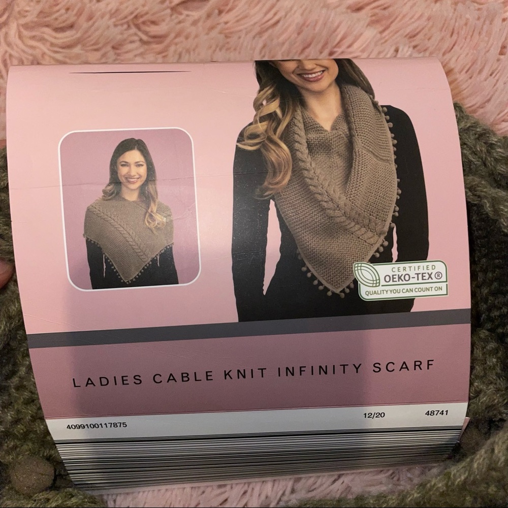 Infinity Scarf - Picture 2 of 3